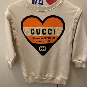 Gucci detachable sleeve heart-print sweatshirt